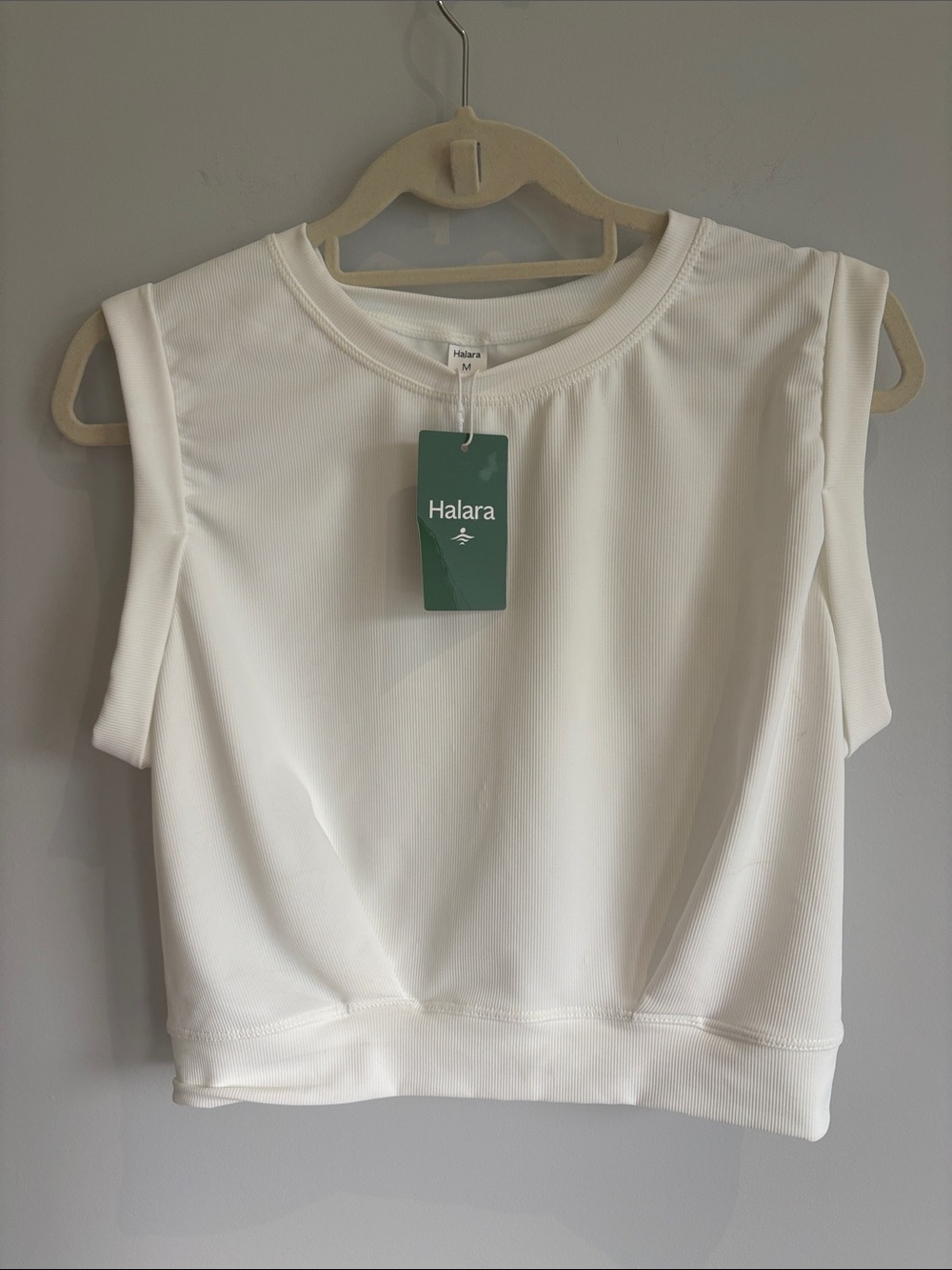 HALARA Cream Ribbed Sleeveless Crop Top